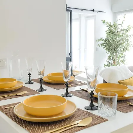 Appartement Le Louis D'Or -Acces Facile Gare/Eurexpo/Aeoroport à Villeurbanne Extérieur photo