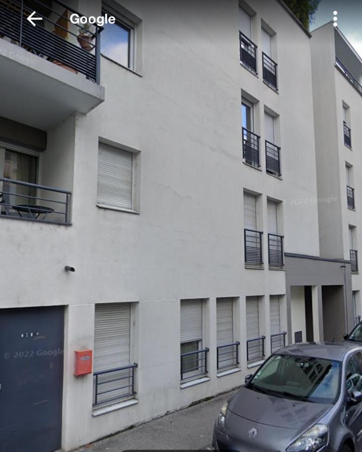 Le Louis D'or -acces Facile Gare/eurexpo/aeoroport Appartement *